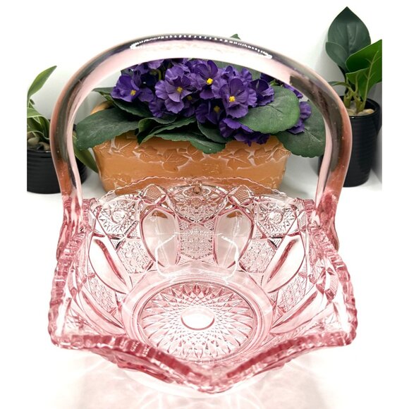Vintage L.E. Smith Quintec SawtoothnPink Glass Basket With Intricate Cut Design - Picture 9 of 10